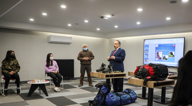 Kayseri Talas Belediyesi'nden Gençlere Dağcılık Eğitimi!