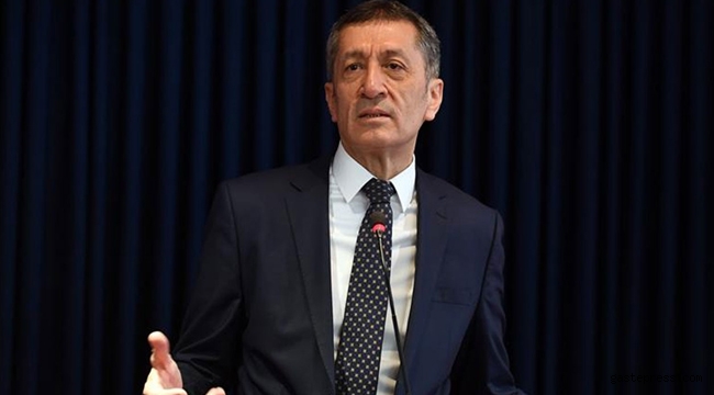 Milli Eğitim Bakanı Ziya Selçuk'tan 1 günlük erteleme özürü!