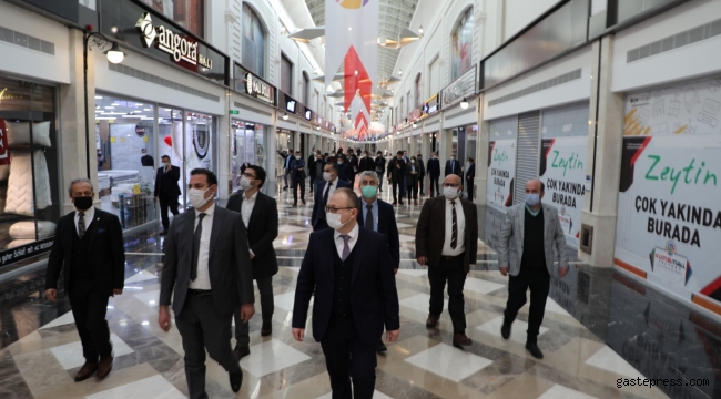Özbekistan'dan Kumsmall'a ziyaret!