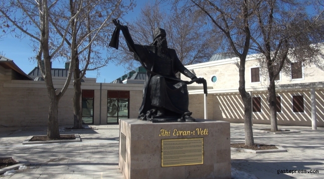 Ahi Evran Veli Türbesine ziyaretçi sayısı arttı!
