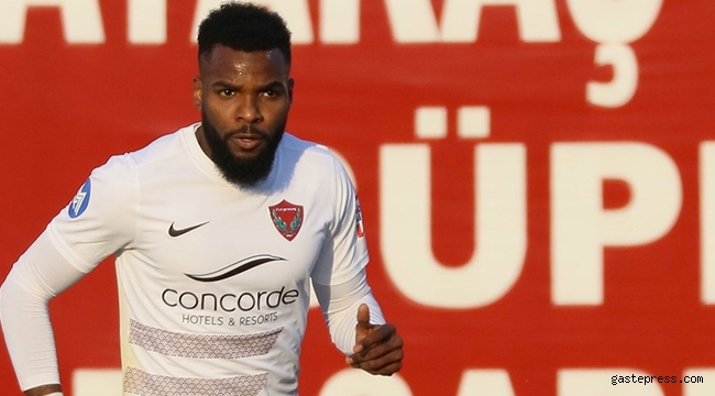 Galatasaray maçı öncesi Boupendza&#039;dan kötü haber var!