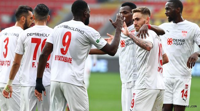 Göztepe ve Sivasspor arasında oynanan maçta tam 8 gol vardı!
