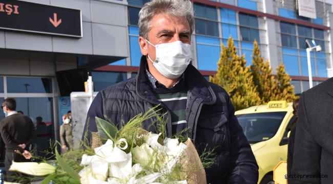 HK Kayserispor'un yeni teknik direktörü Hamza Hamzaoğlu, Kayseri'ye geldi!