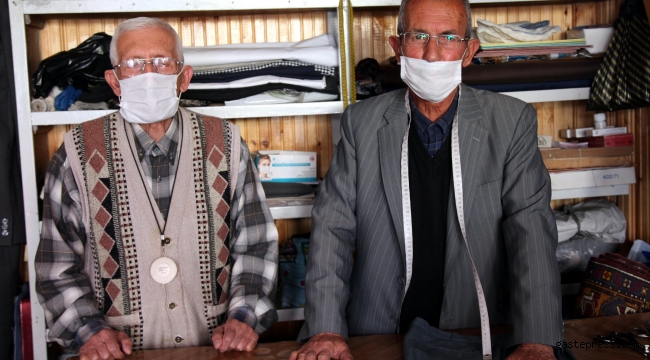 İki kardeş 60 yıldır omuz omuza terzilik yapıyor!