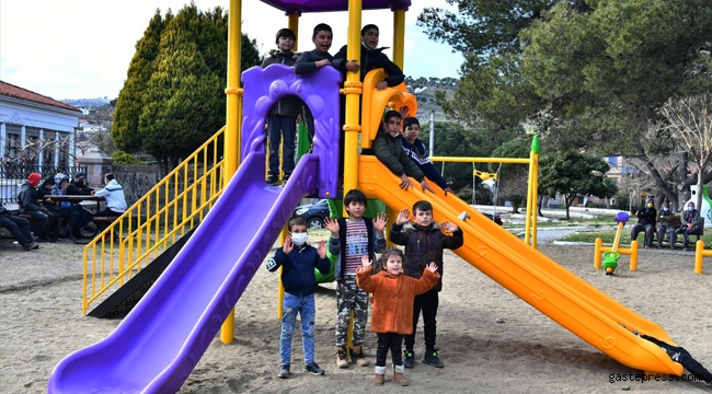 İzmir Büyükşehir'den Bergamalı çocuklara kaydırak!