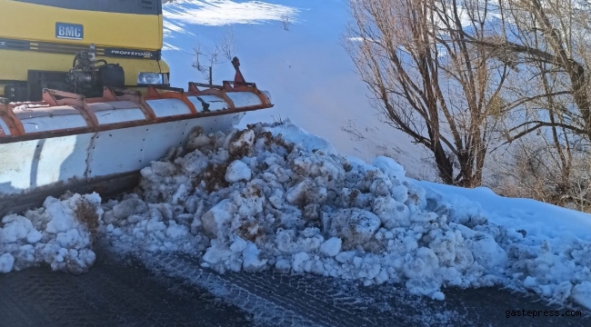Kayseri Büyükşehir Belediye Ekipleri, 13 Mahalle Yolunu Açtı!