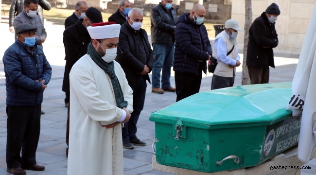 Kayseri'de eski eşinin öldürdüğü kadın toprağa verildi!