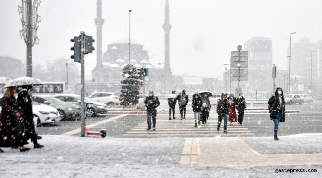 Kayseri'de yoğun kar yağışı etkili oldu!
