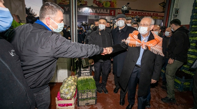Kemal Kılıçdaroğlu İzmir’de hal esnafıyla buluştu!