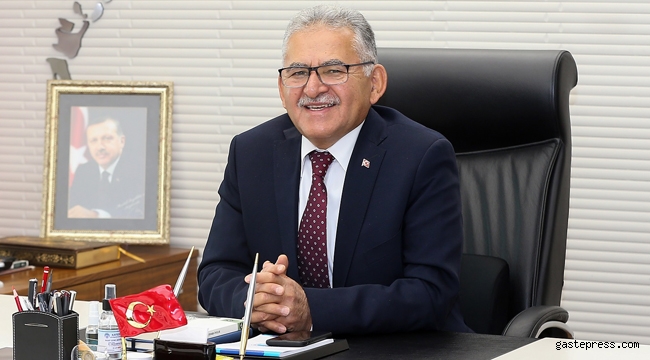 Memduh Büyükkılıç: "Milli Şairimiz, Milli İradenin Sesi Olmuştur"