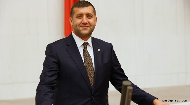 Milletvekili Baki Ersoy'dan Pınarbaşı'na Futbol Sahası Talebi!
