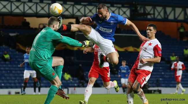 Rangers'lı Roofe'den insanlık dışı faul!
