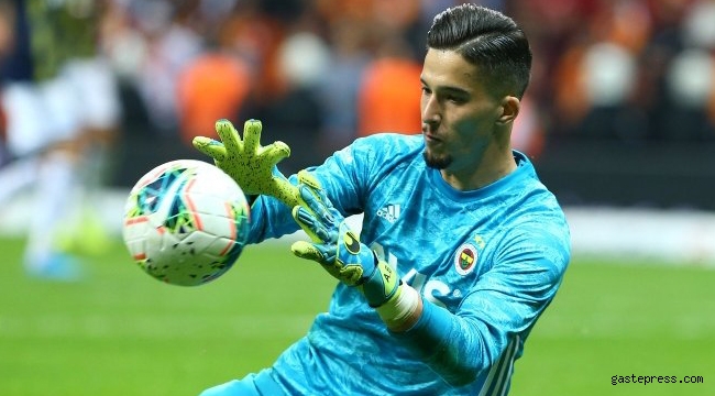 Altay Bayındır'dan Fenerbahçe'ye kötü haber geldi!
