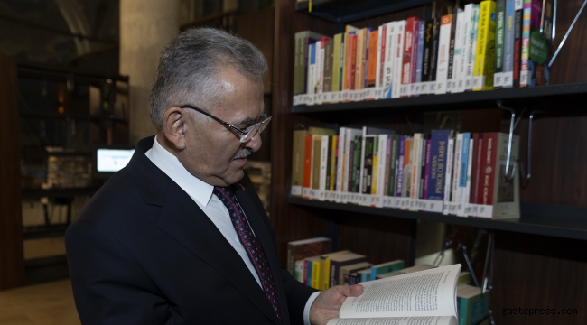 Başkan Büyükkılıç'ın Söz Verdiği 1038 Kitap, Cizre İçin Yola Çıktı!