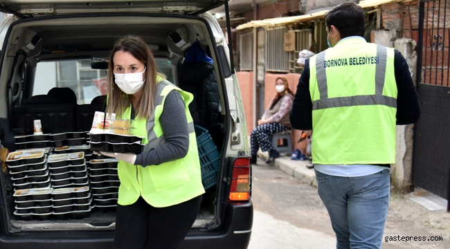 İzmir'de 50 bin Bornovalı’ya sıcak yemek!