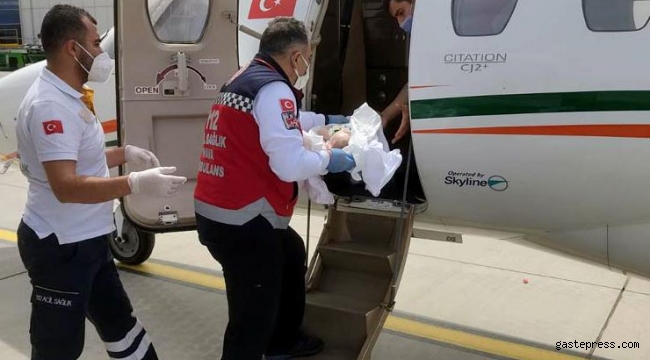 Kalp hastası iki bebek, ambulans uçakla sevk edildi!