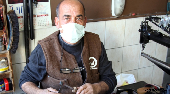 Kayseri Develi'de, 43 yıldır ayakkabı tamirciliği yapıyor!