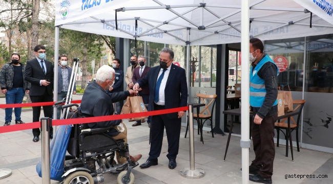 Kayseri Talas Belediyesinden ‘Biz pişirelim, siz ulaştırın’ uygulaması!
