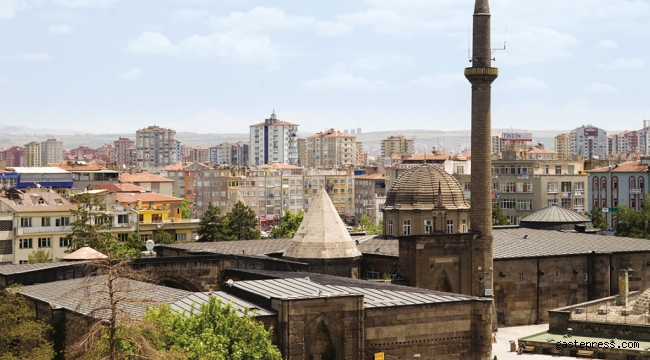 Selçuklu eseri külliye, 783 yıldır ayakta!