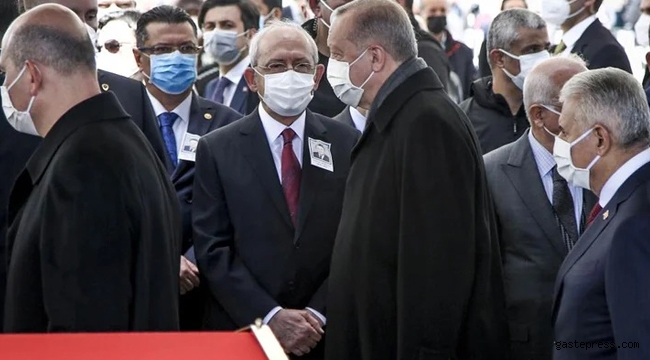 Yıldırım Akbulut'un cenazesine damga vuran kare!
