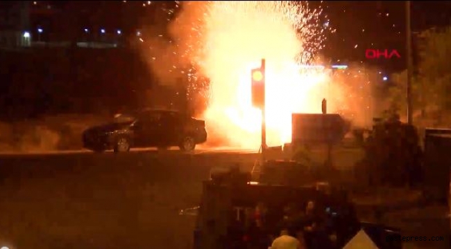 Diyarbakır'da bombalı araçla eylem hazırlığı önlendi; bombanın imha anı kamerada!