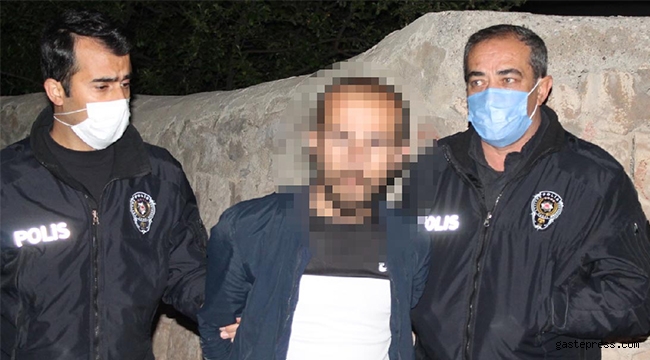 'Dur' ihtarına uymayıp, polislerin üzerine otomobil süren 4 kişiden 2'si duvar dibinde yakalandı  