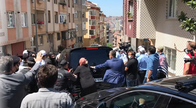 Ekrem İmamoğlu'na protestoda arbede!