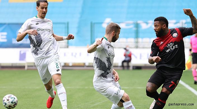 Konyaspor, Karagümrük karşısında gol şov yaptı!