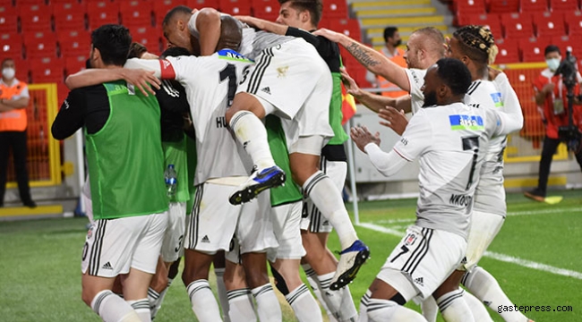 Süper Lig'in 2020-2021 sezonu şampiyonu Beşiktaş oldu!