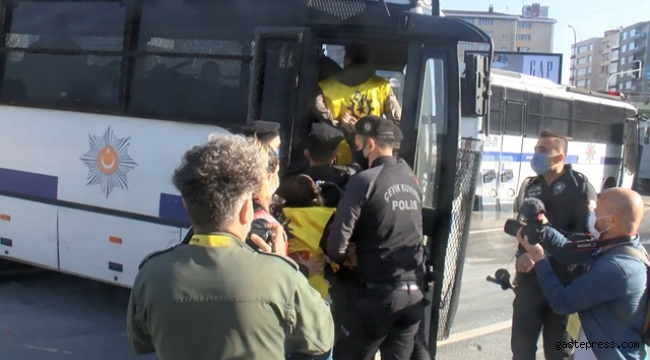Taksim'e yürümek isteyen gruplar gözaltına alındı!