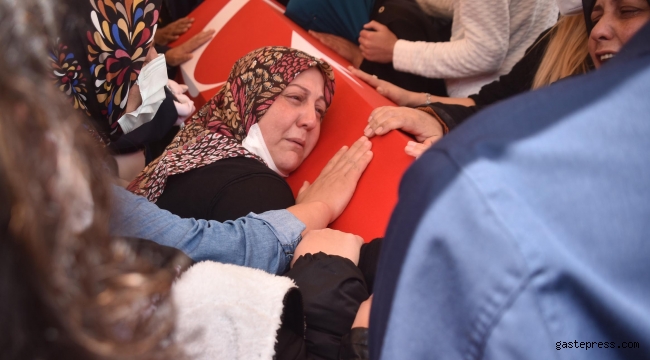 Uzman Onbaşı Eyyüp Gergin Son yolculuğuna uğurlandı!