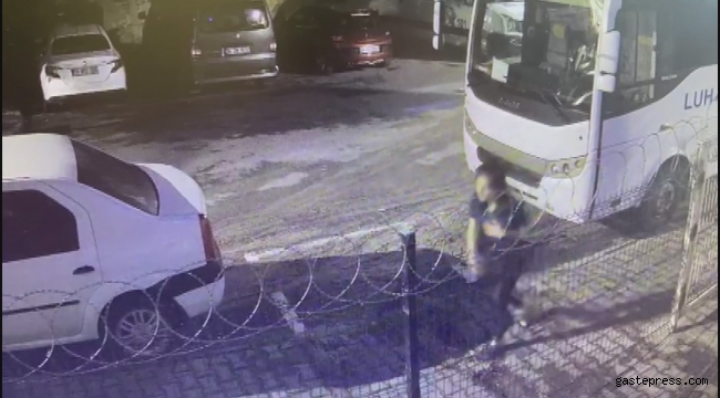 Yeni doğan bebeğini çöpe attı: O anlar kamerada