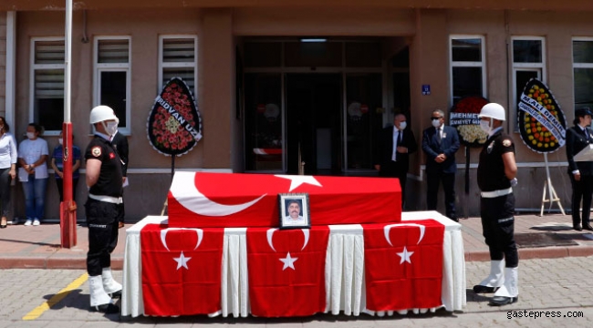 Çanakkale'de trafik kazasında şehit olan polis memuru için tören!
