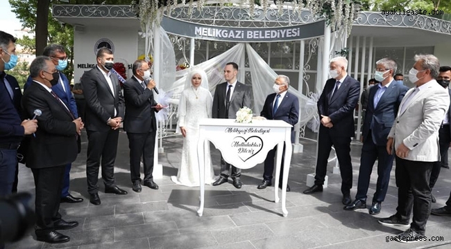 Gazeteci Erdinç Teğmen'in Kızı Ayşenur Dünya Evine Girdi!