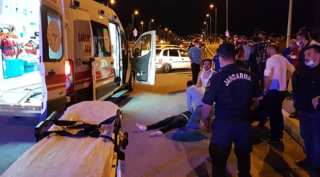 Kaldırımdaki anne- kıza kamyonet çarptı; şans eseri kurtulan kadın yardıma koştu!