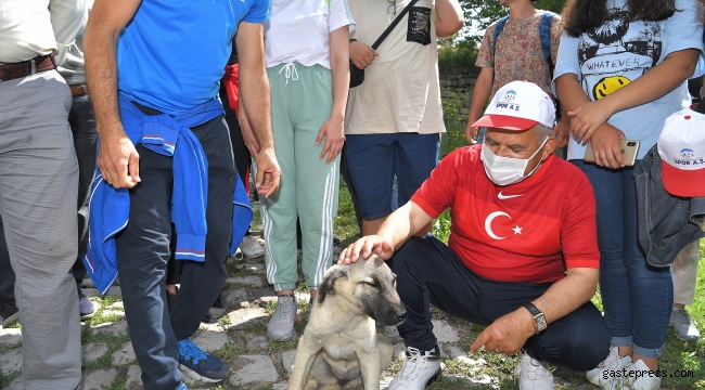 Kayseri Büyükşehir Belediye Başkanı Büyükkılıç, Gençlerle hem tarihe hem de sağlığa yolculuk yaptı!