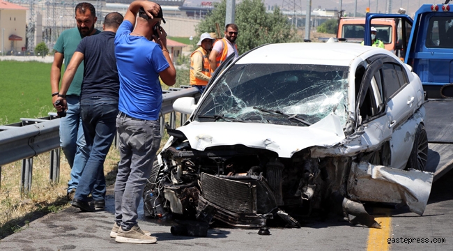 Kayseri’de iki otomobil çarpıştığı kazada 5 kişi yaralandı!