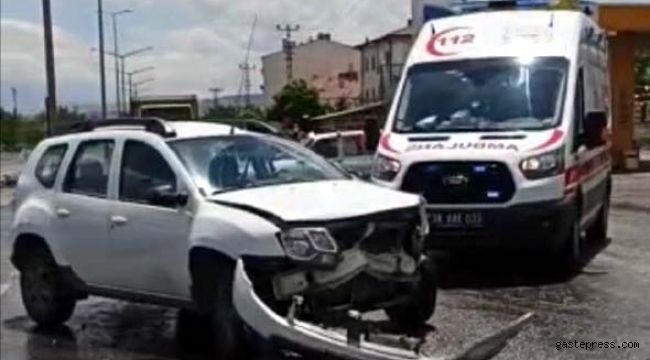 Kayseri'de TIR ile otomobil araç çarpıştı: 1 yaralı!