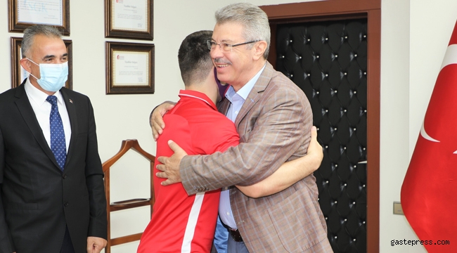 Kayseri Şekersporlu Güreşçi Salih Yusuf Yazıcı Avrupa 3'sü oldu!