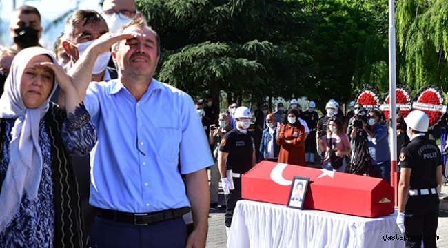 Muğla'da şehit polis için tören; anne ve babası selam durdu!