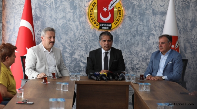 Başkan Palancıoğlu Basın Mensuplarının Bayramını Kutladı!