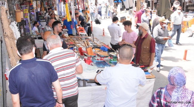 Bıçakçıların son gün yoğunluğu!