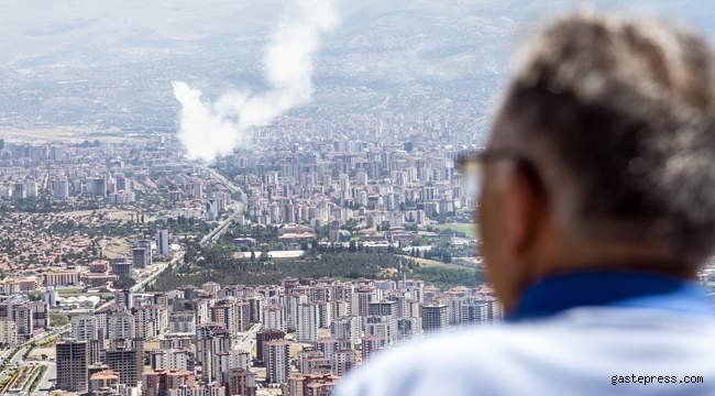 Kayseri'de Memduh Başkan, Türk Yıldızları'nı Hıdırellez Tepesi'nde Vatandaşlarla İzledi!