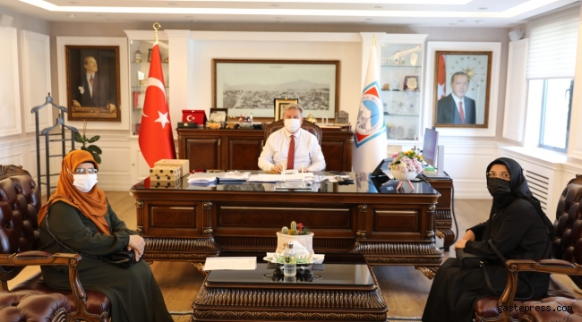 Kayseri İHH Kadın kollarından Başkan Palancıoğlu'na davet!