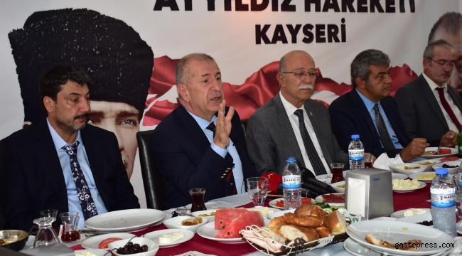 Ümit Özdağ: Suriyelilerin 1 senede ülkelerine dönmesini sağlayacağız!