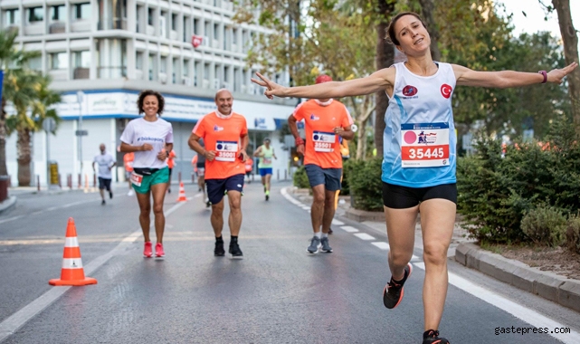 9 Eylül İzmir Yarı Maratonu’na rekor katılım var!