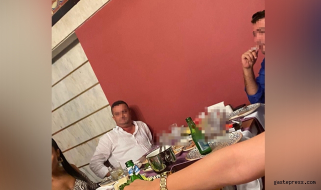 Ağır ceza mahkemesi hakimi, yargıladığı sanıkla içki masasında!