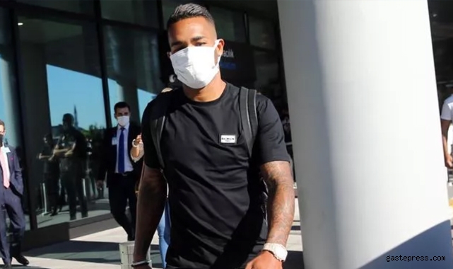 Beşiktaş'ın yeni transferi Alex Teixeira İstanbul'a geldi!