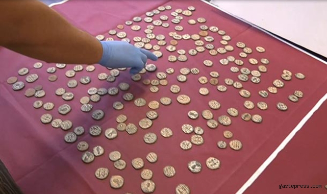 Cilvegözü Gümrük Kapısı'nda, TIR'da 2 bin 533 sikke ele geçirildi!