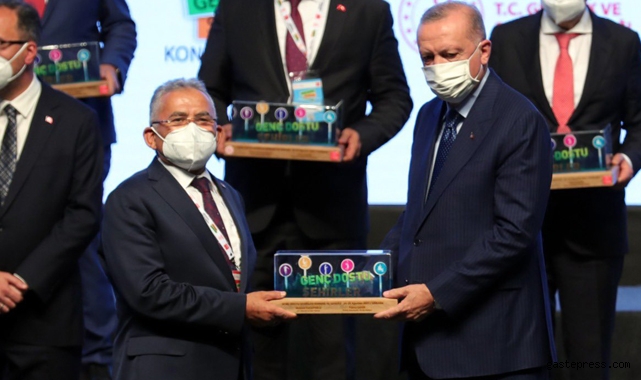 Cumhurbaşkanı Tayyip Erdoğan'dan Kayseri Büyükşehir'e Ödül!